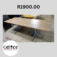 D18 - Boardroom table 8 x seater size 2.4 x 900 R1900.00